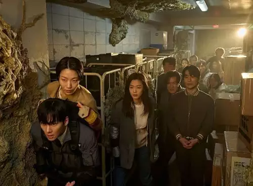 Colony_134356643954972080_big-cine_deskt.webp