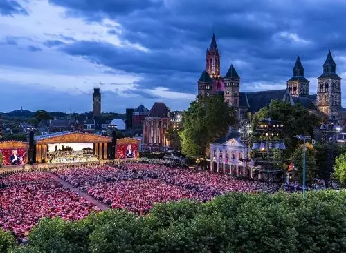 AndrC3A9Rieus2026SummerConcertVivaMaastricht_134261079140332537_big-cine_deskt.webp