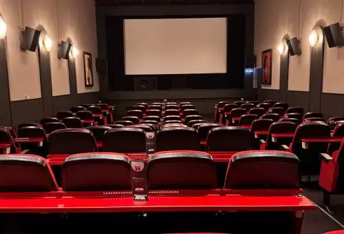IMG_1187-cine_deskt.webp