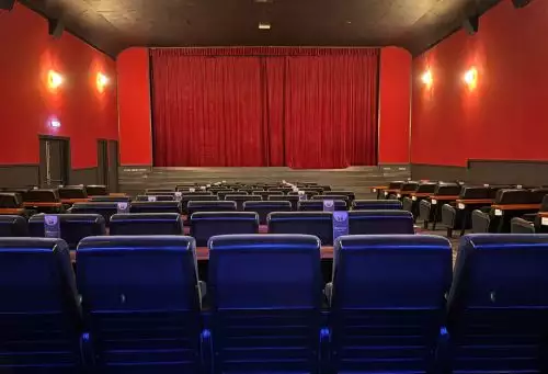 IMG_1194.jpg-cine_deskt.webp